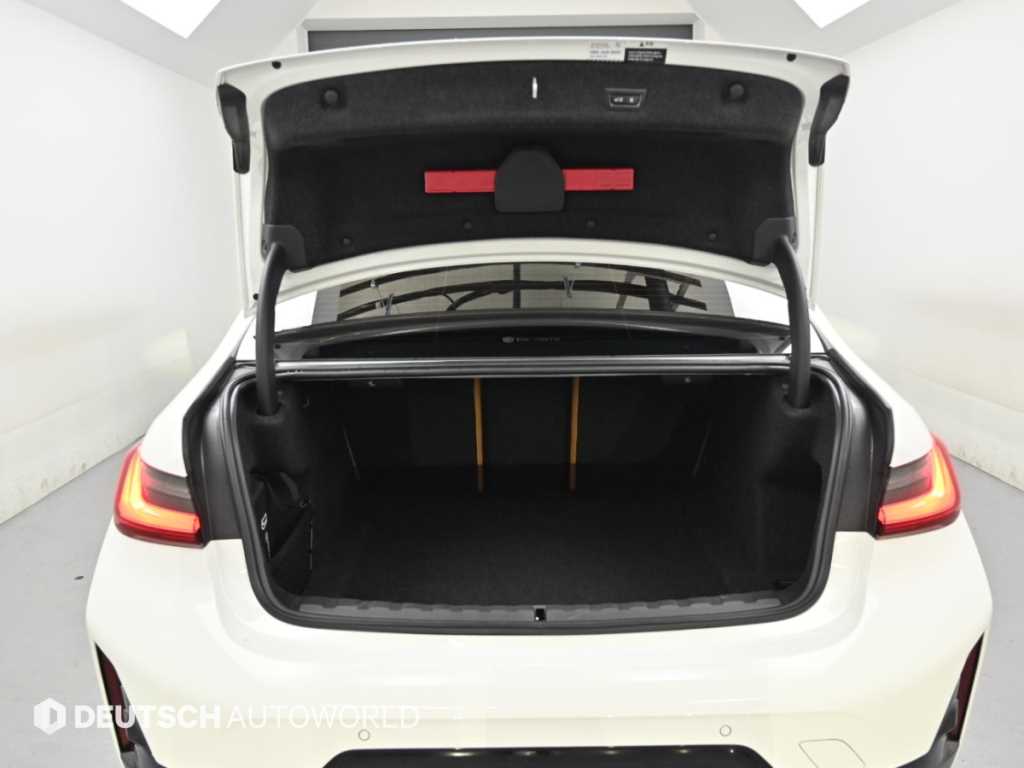 BMW 3-Series — photo 19