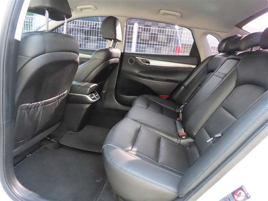 Hyundai Grandeur — photo 08