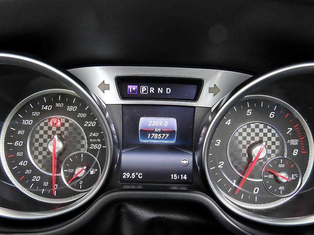 Mercedes-Benz SL-Class — photo 13