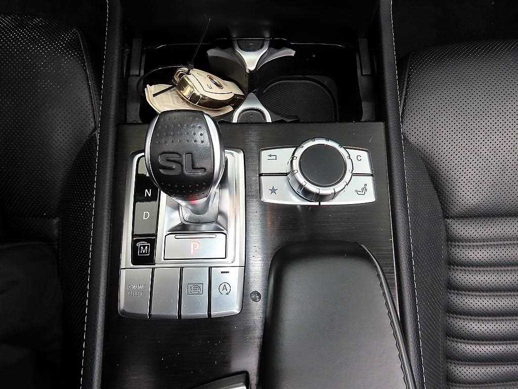 Mercedes-Benz SL-Class — photo 14