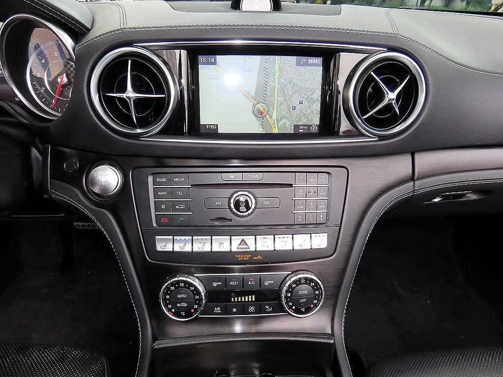 Mercedes-Benz SL-Class — photo 15