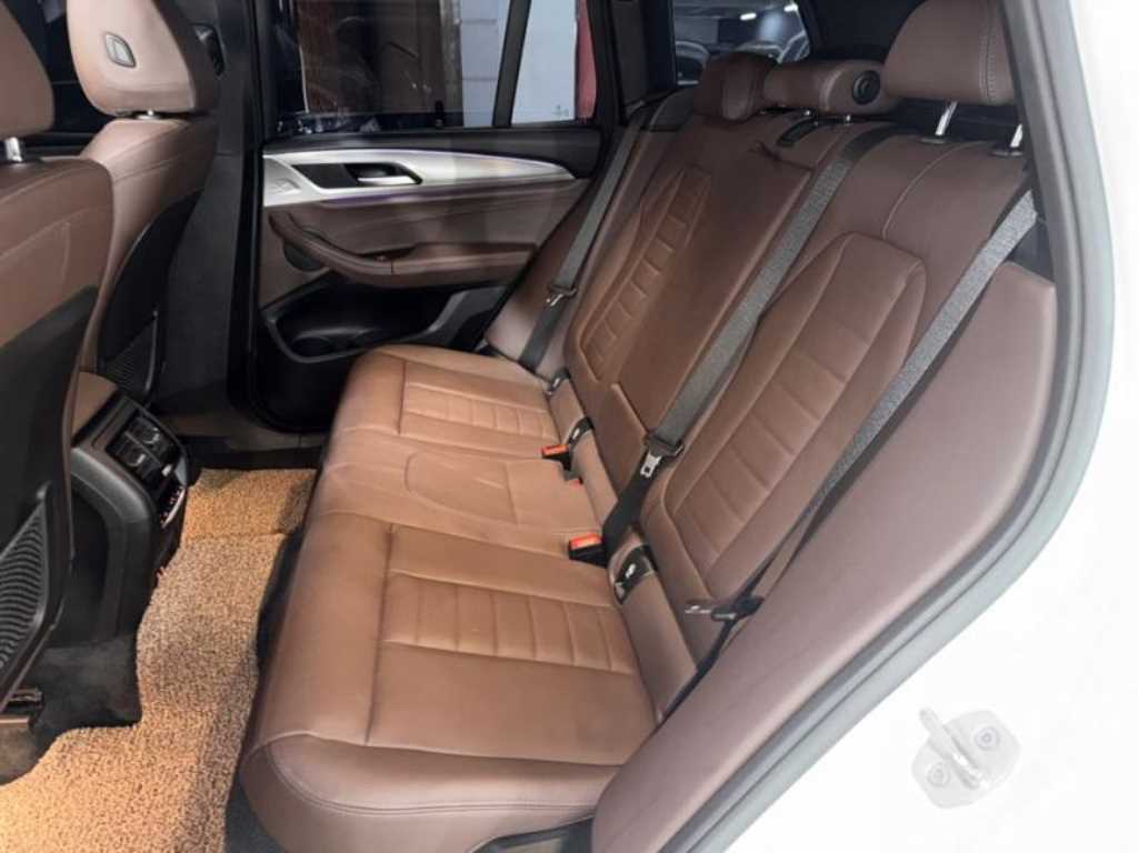 BMW X3 — photo 07