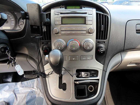 Hyundai Starex — photo 12
