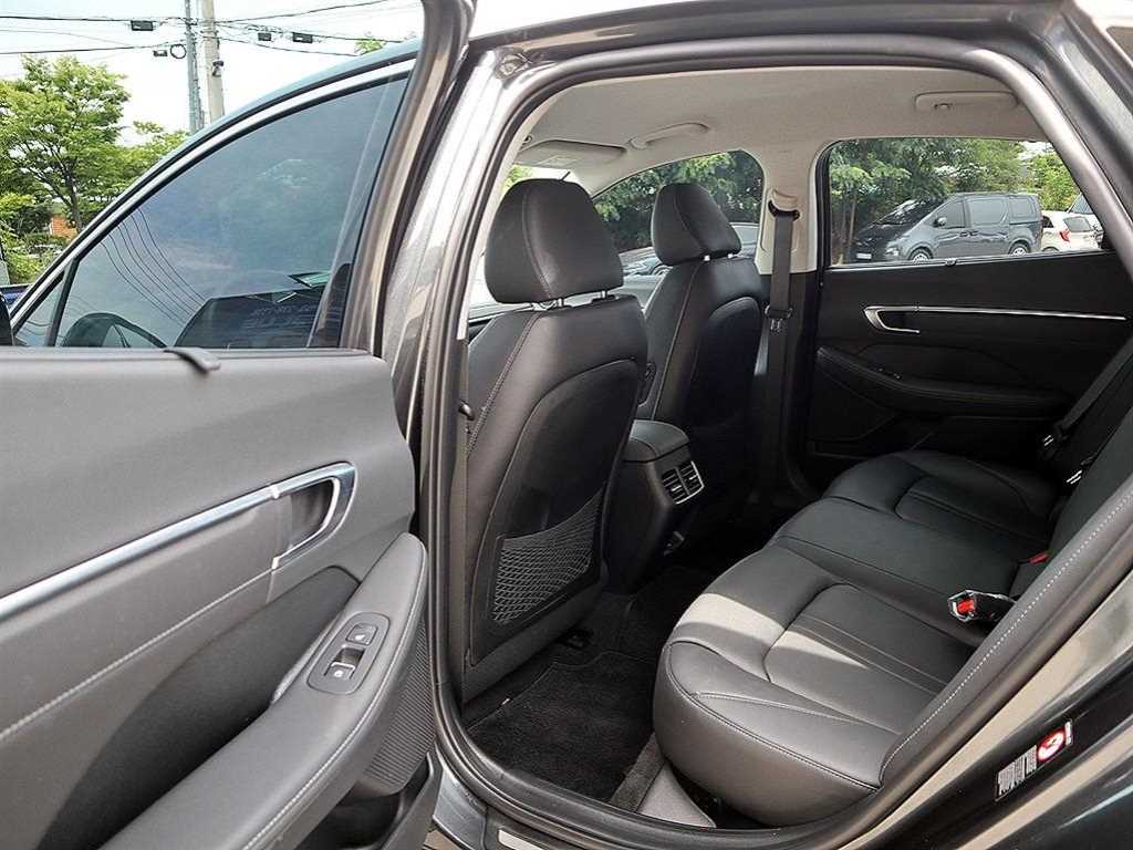 Hyundai Sonata — photo 07