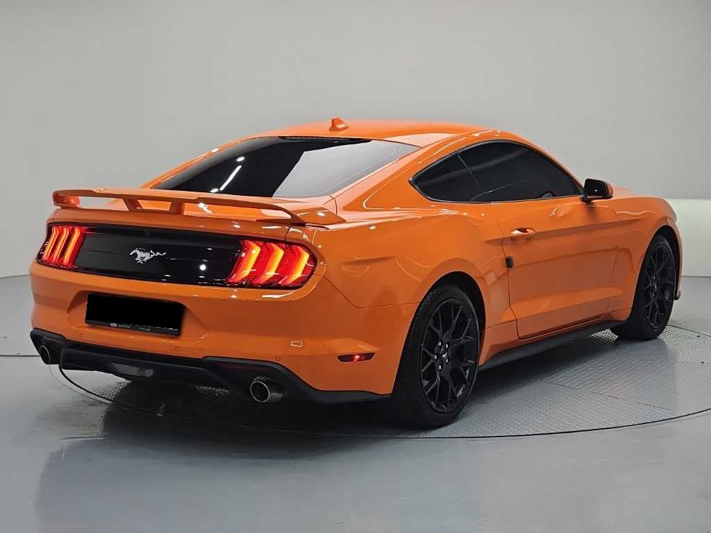 Ford Mustang — photo 04