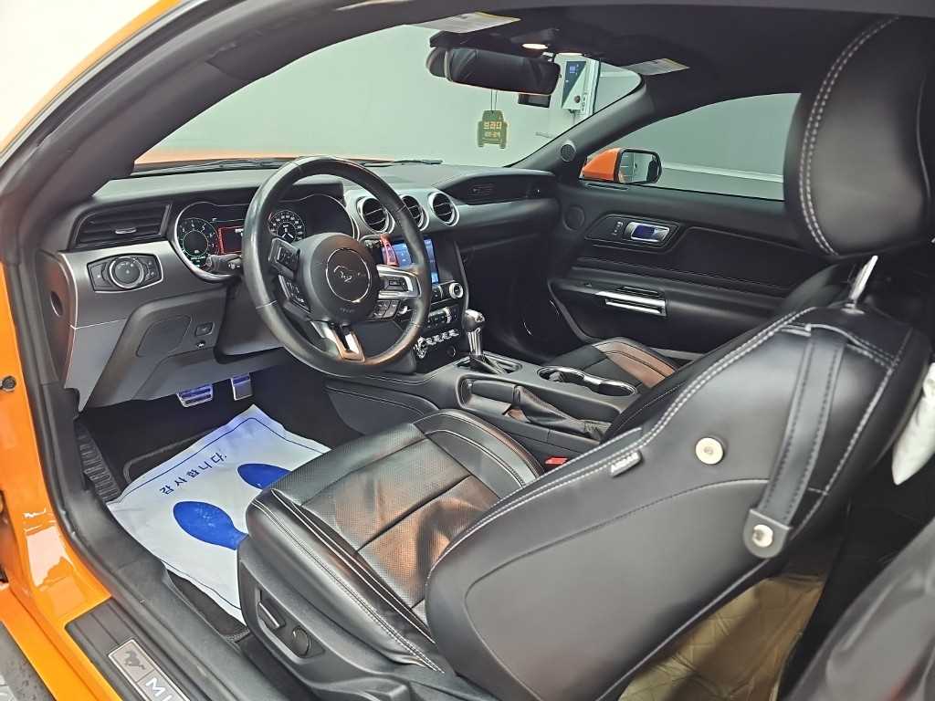 Ford Mustang — photo 07