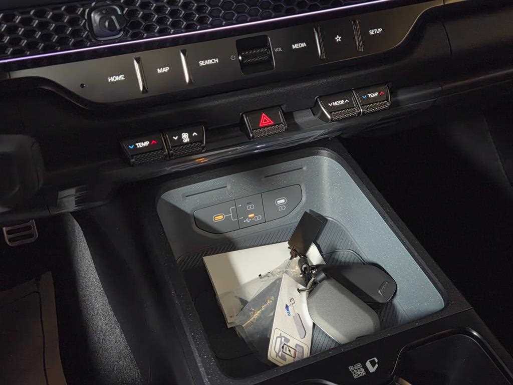 Kia Tasman — photo 16