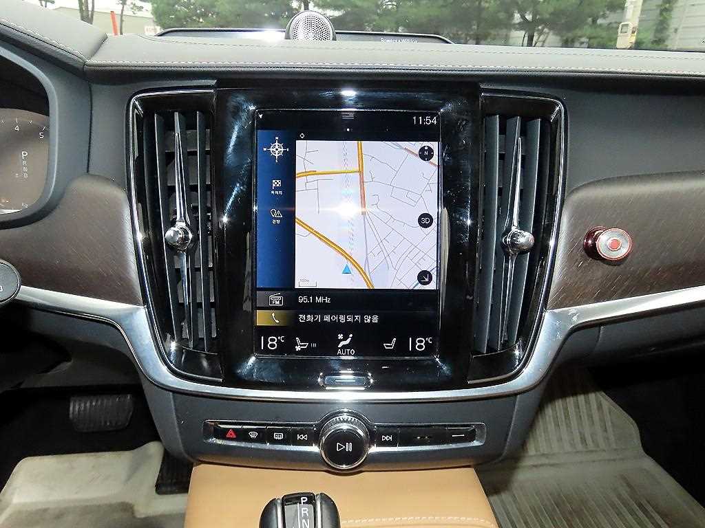 Volvo V90 — photo 14
