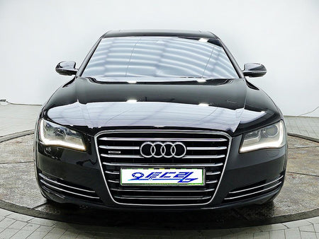 Audi A8 — photo 01