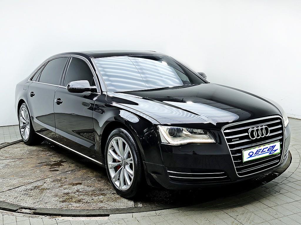 Audi A8 — photo 02