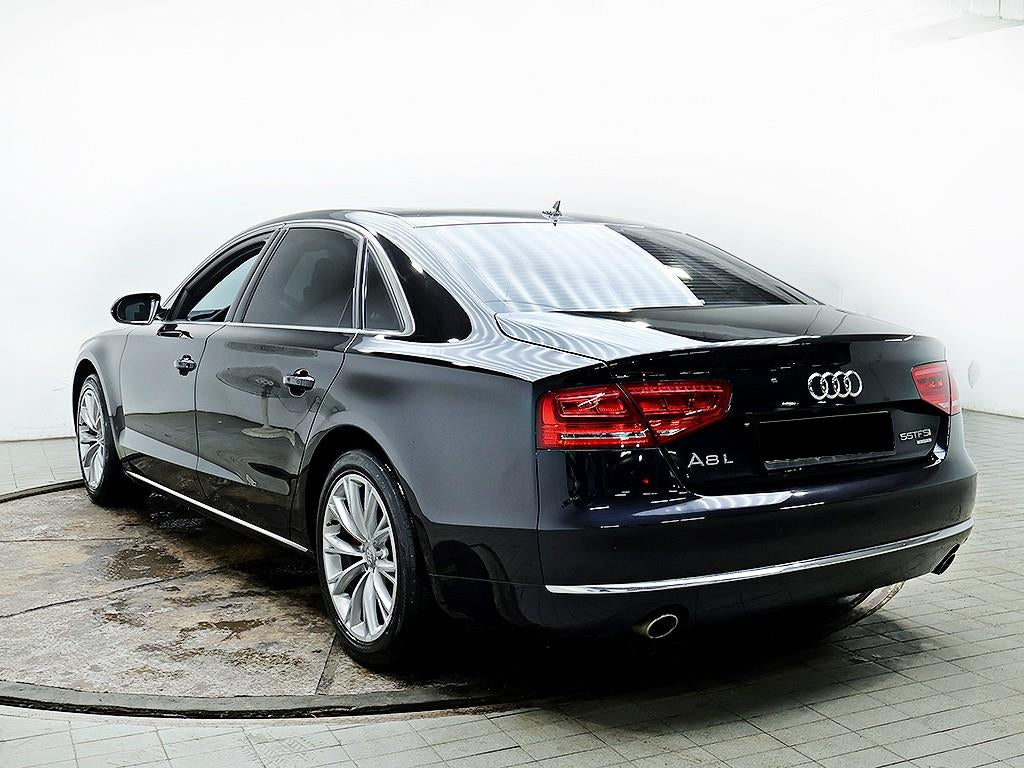 Audi A8 — photo 04