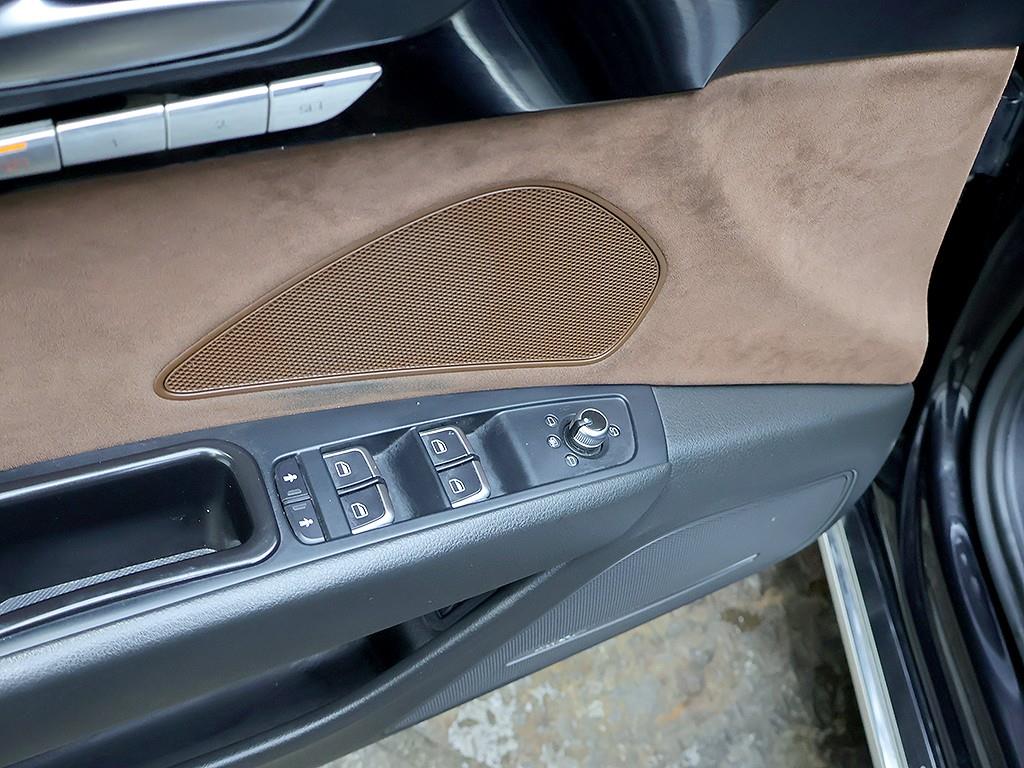 Audi A8 — photo 15