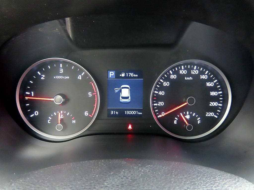 Kia Stonic — photo 09