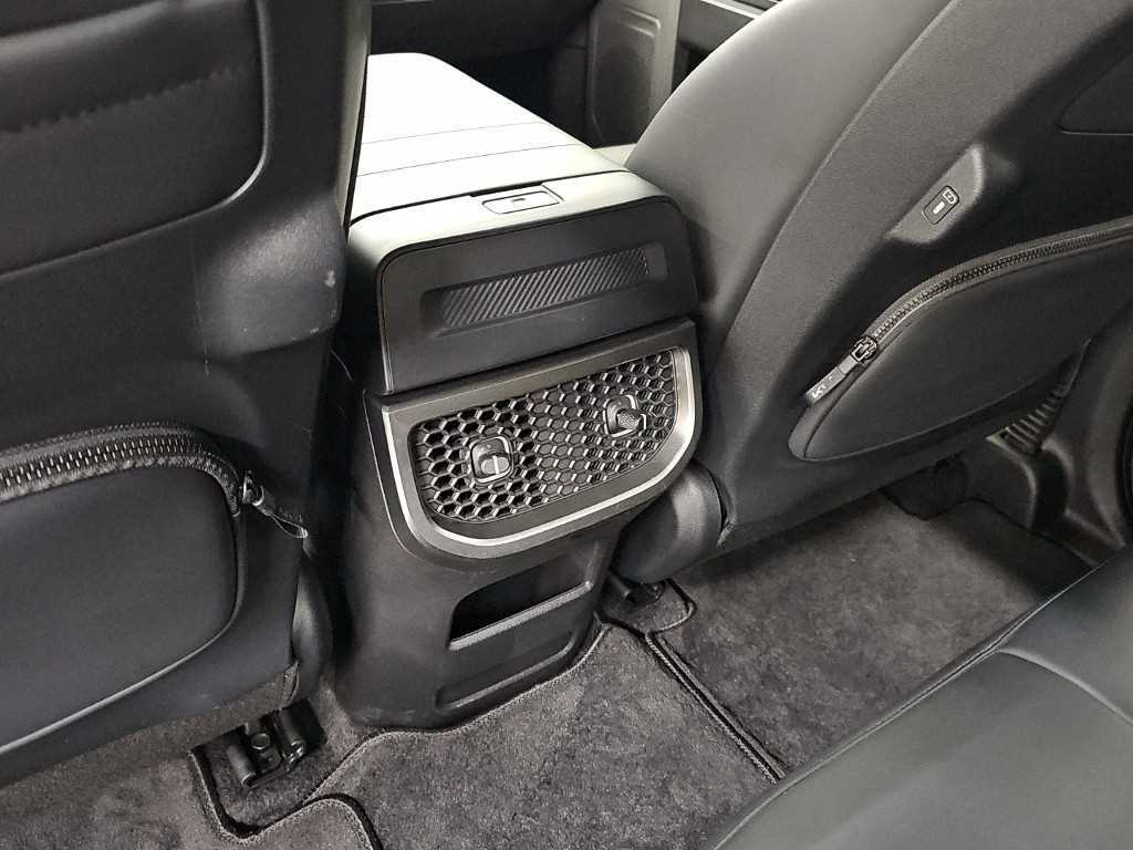 Kia Tasman — photo 13