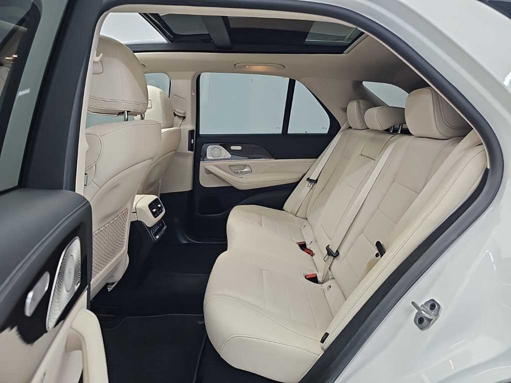 Mercedes-Benz GLE-Class — photo 12