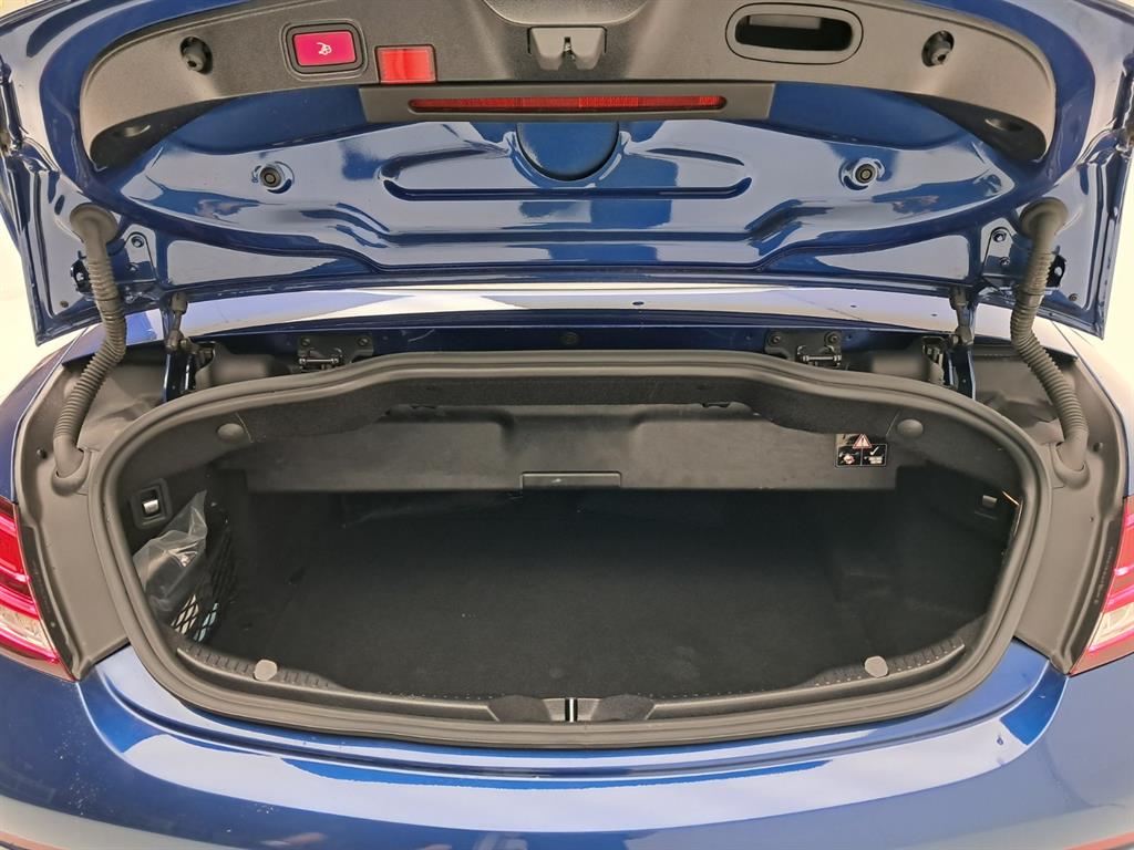 Mercedes-Benz C-Class — photo 17