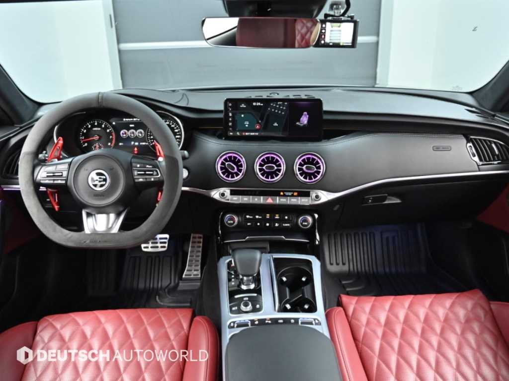Kia Stinger — photo 08