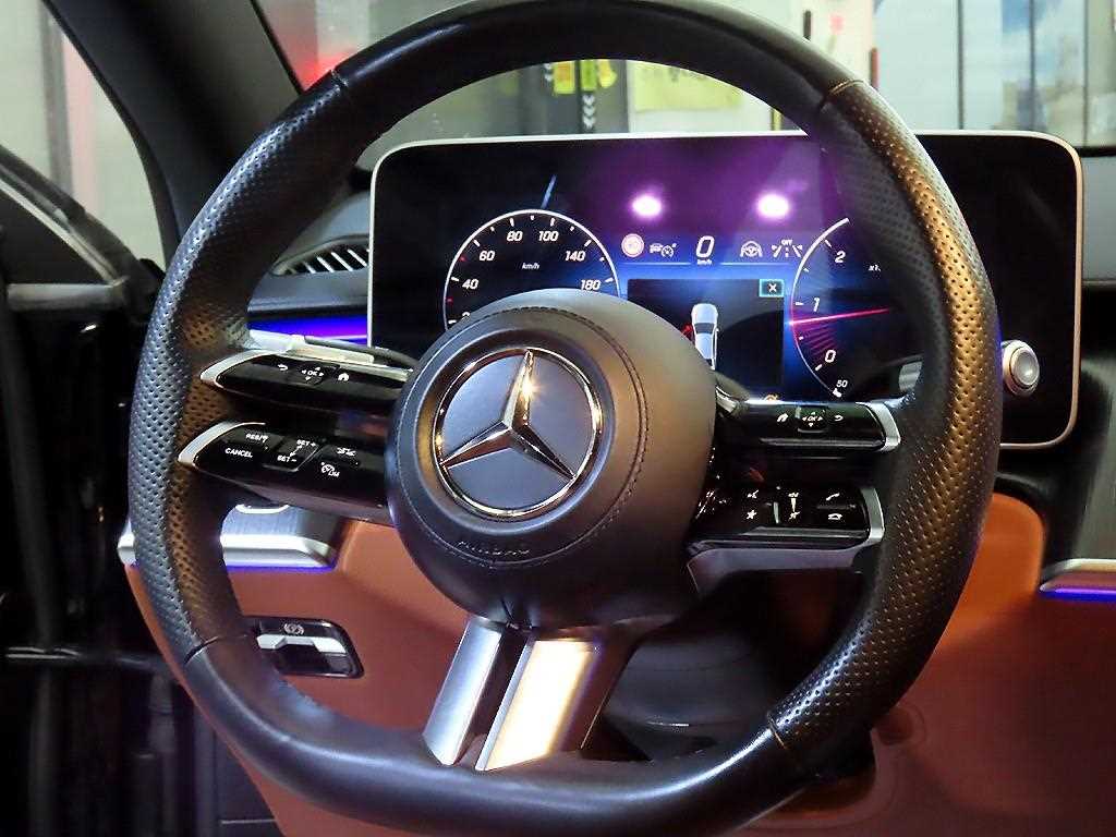Mercedes-Benz S-Class — photo 08