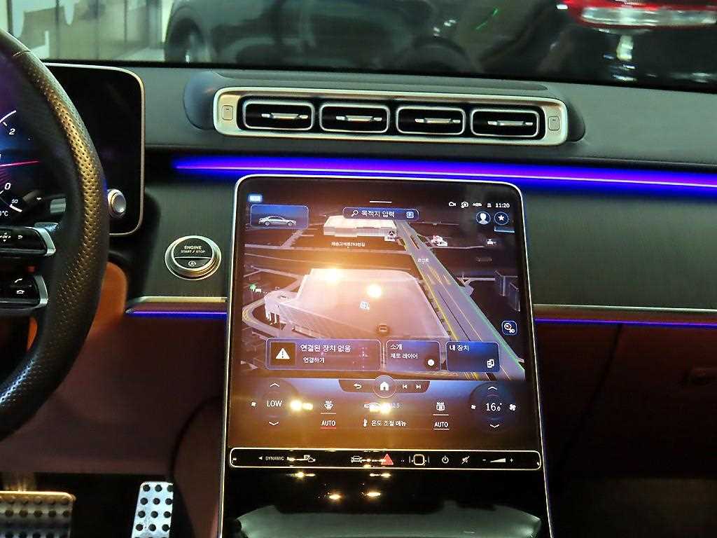 Mercedes-Benz S-Class — photo 11