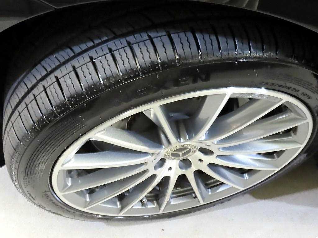 Mercedes-Benz S-Class — photo 20