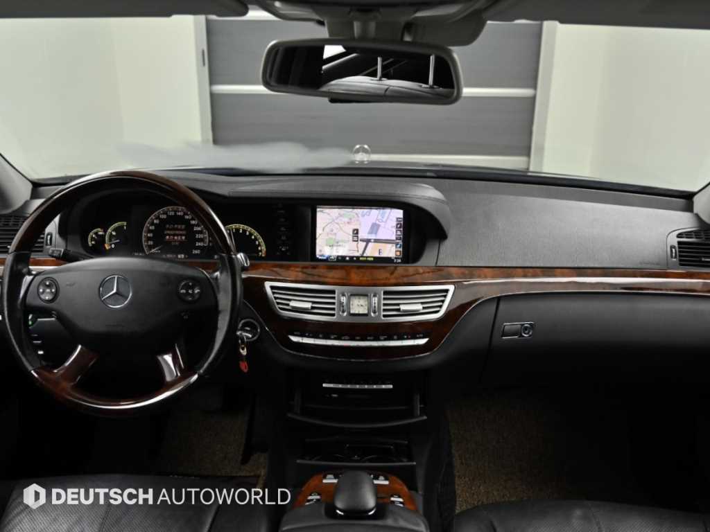 Mercedes-Benz S-Class — photo 08
