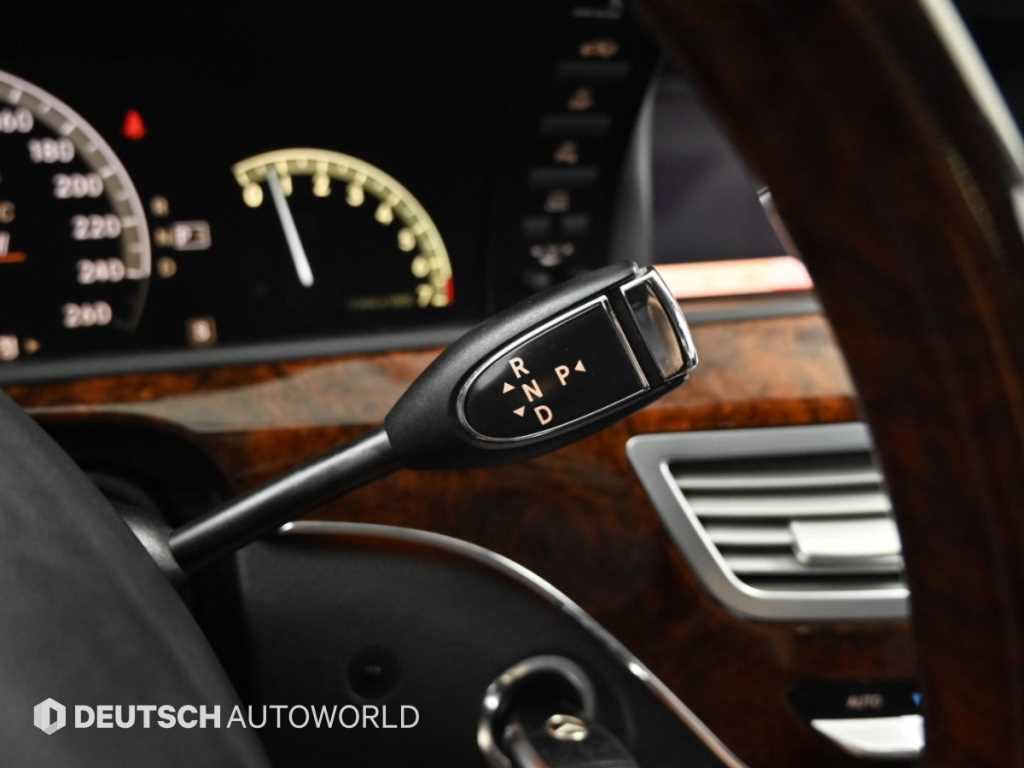 Mercedes-Benz S-Class — photo 10