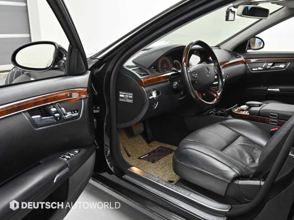 Mercedes-Benz S-Class — photo 12