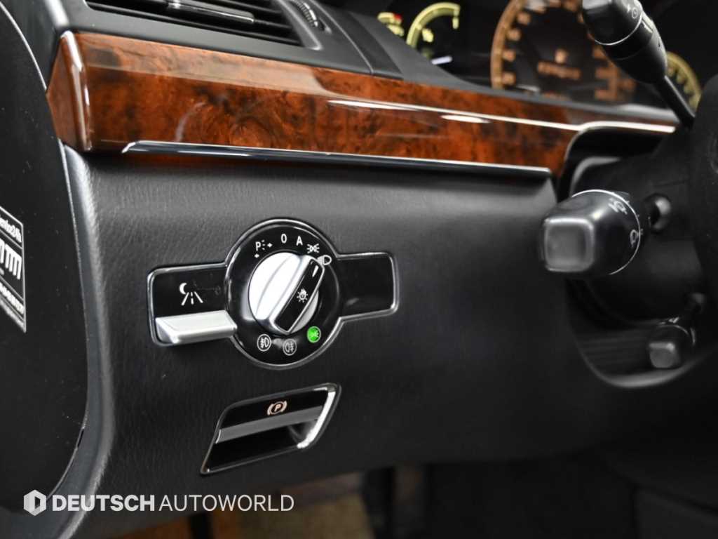 Mercedes-Benz S-Class — photo 18