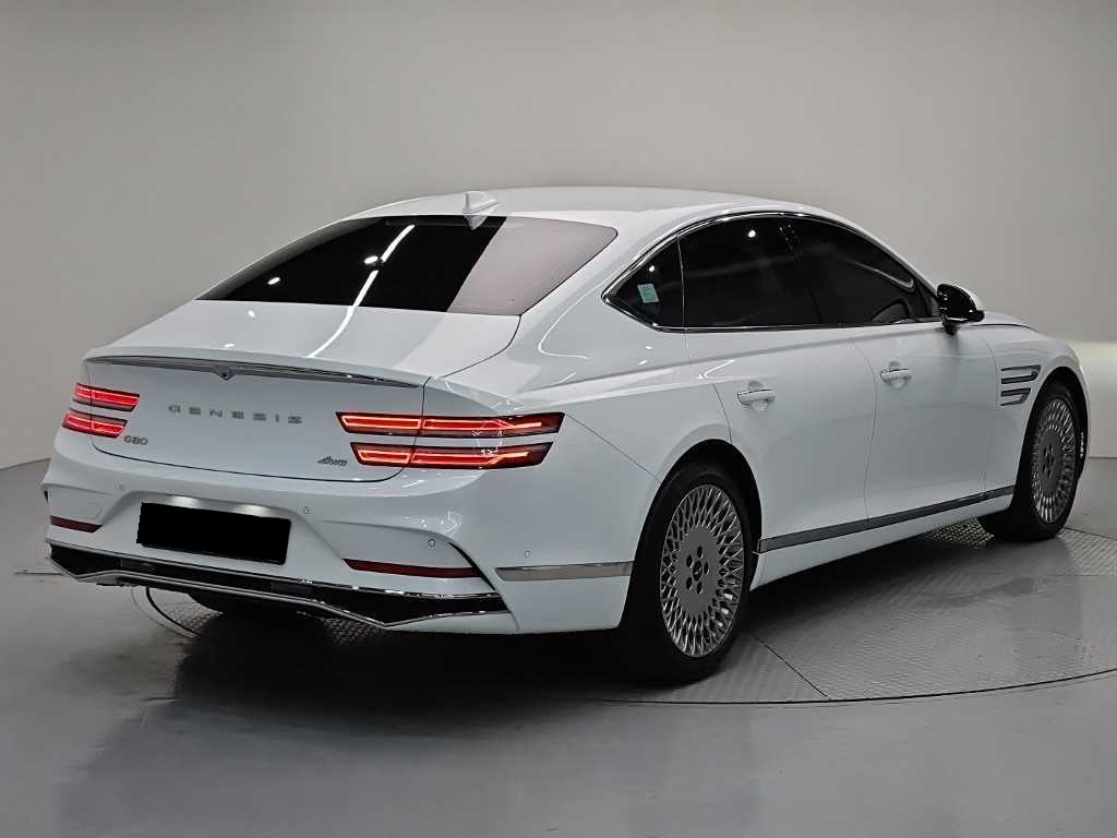 Genesis G80 — photo 04