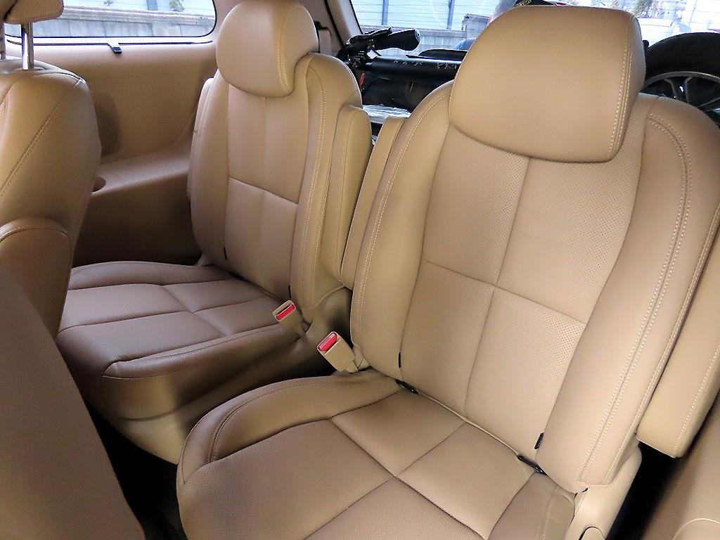 Kia Carnival — photo 07