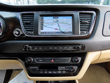 Kia Carnival — photo 13