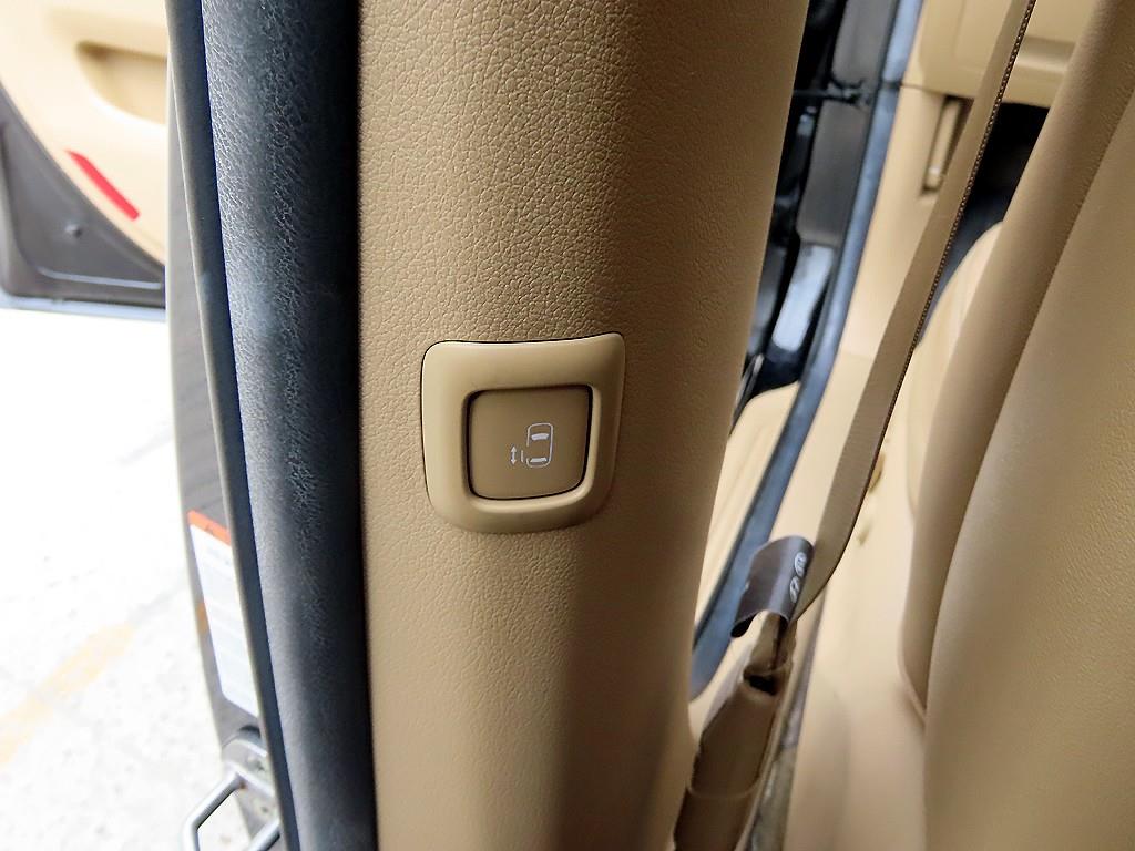 Kia Carnival — photo 15
