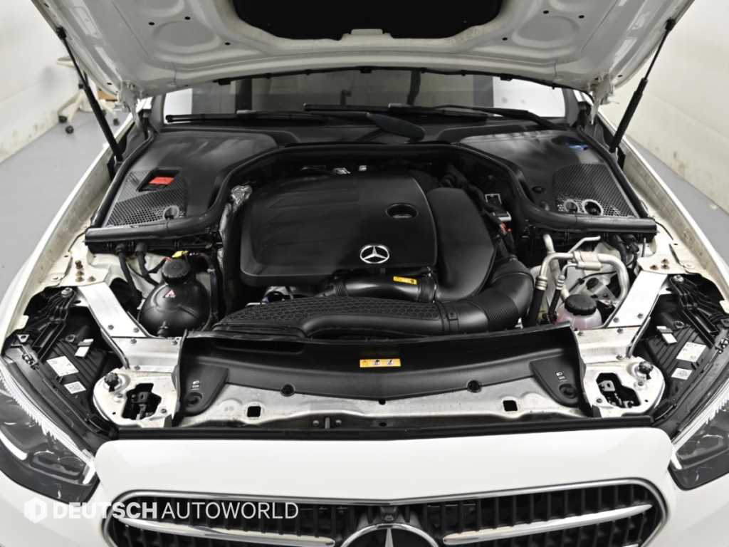 Mercedes-Benz E-Class — photo 06