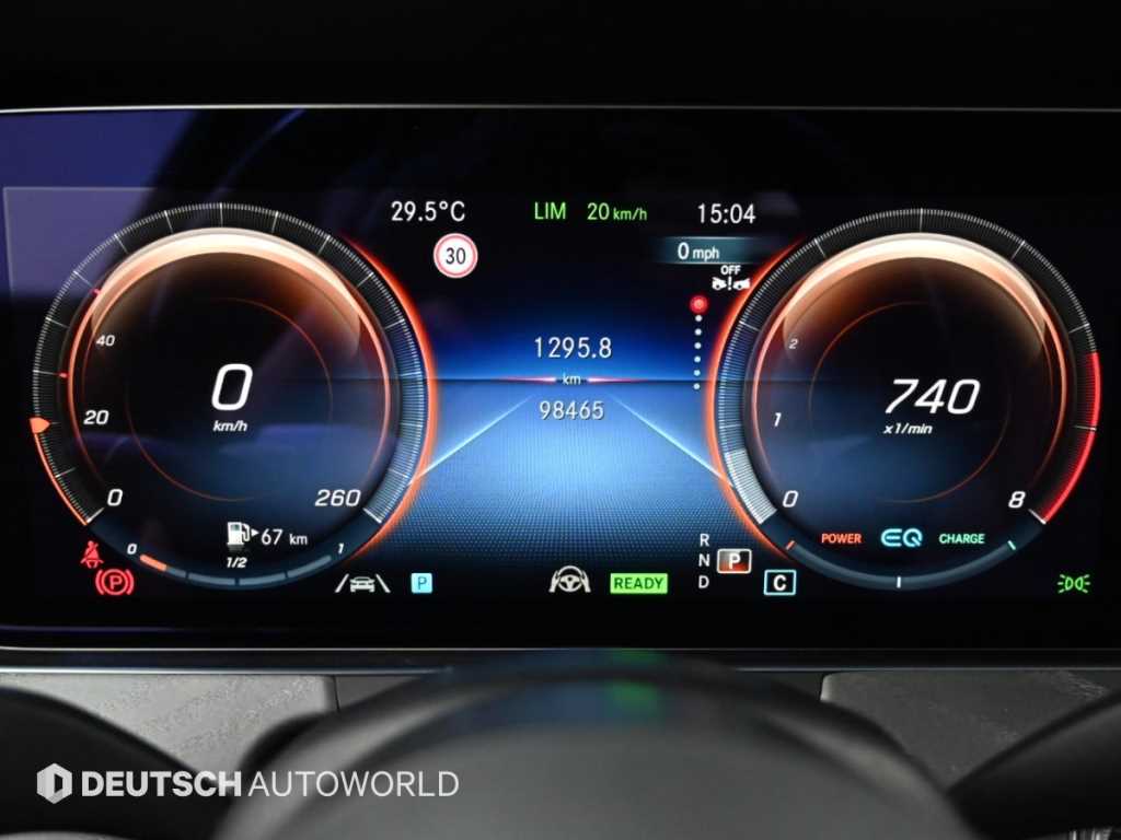 Mercedes-Benz E-Class — photo 08