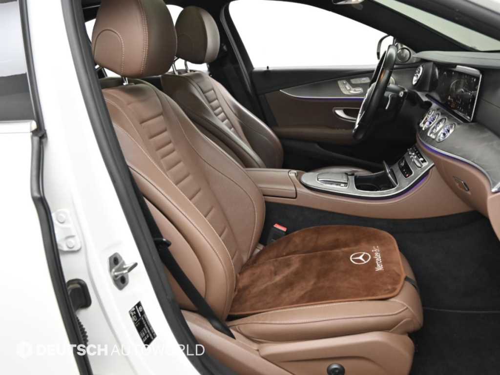 Mercedes-Benz E-Class — photo 10