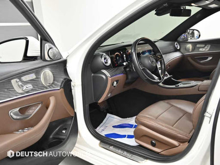 Mercedes-Benz E-Class — photo 11