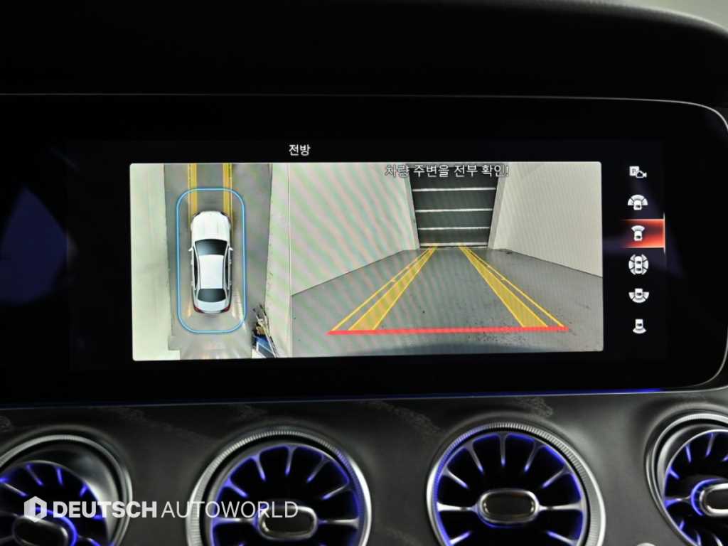 Mercedes-Benz E-Class — photo 15