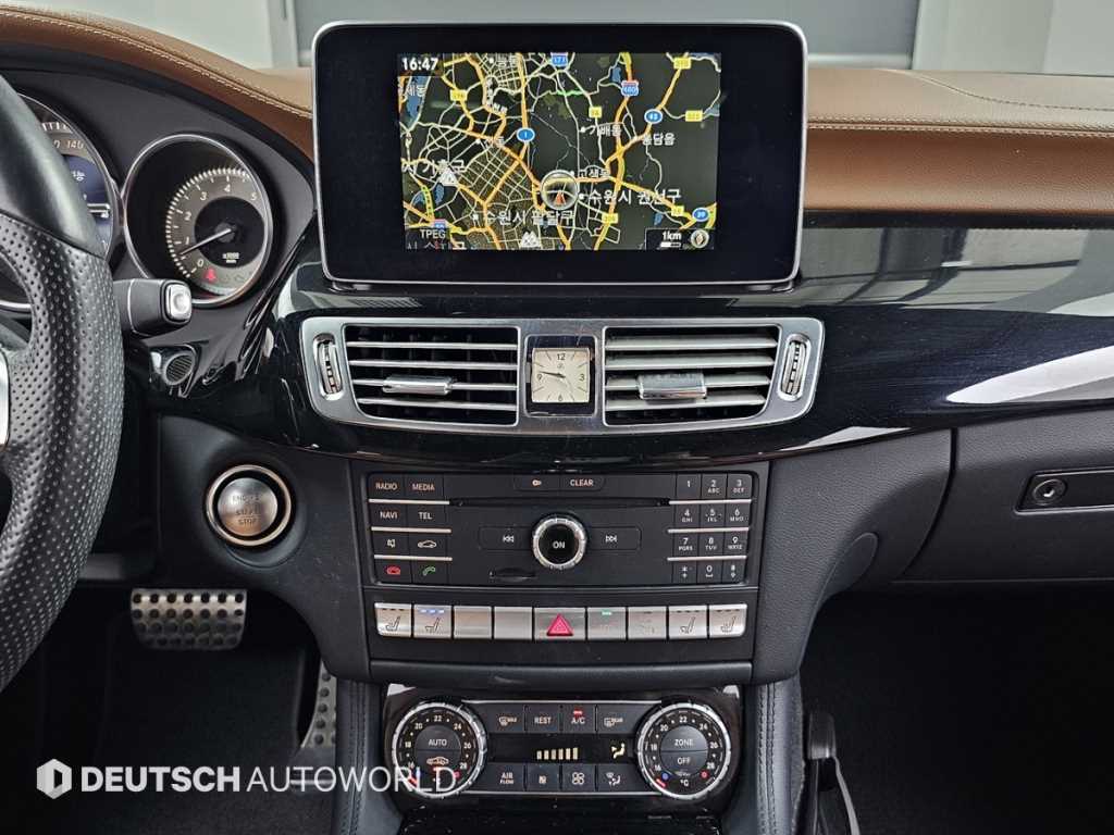 Mercedes-Benz CLS-Class — photo 13