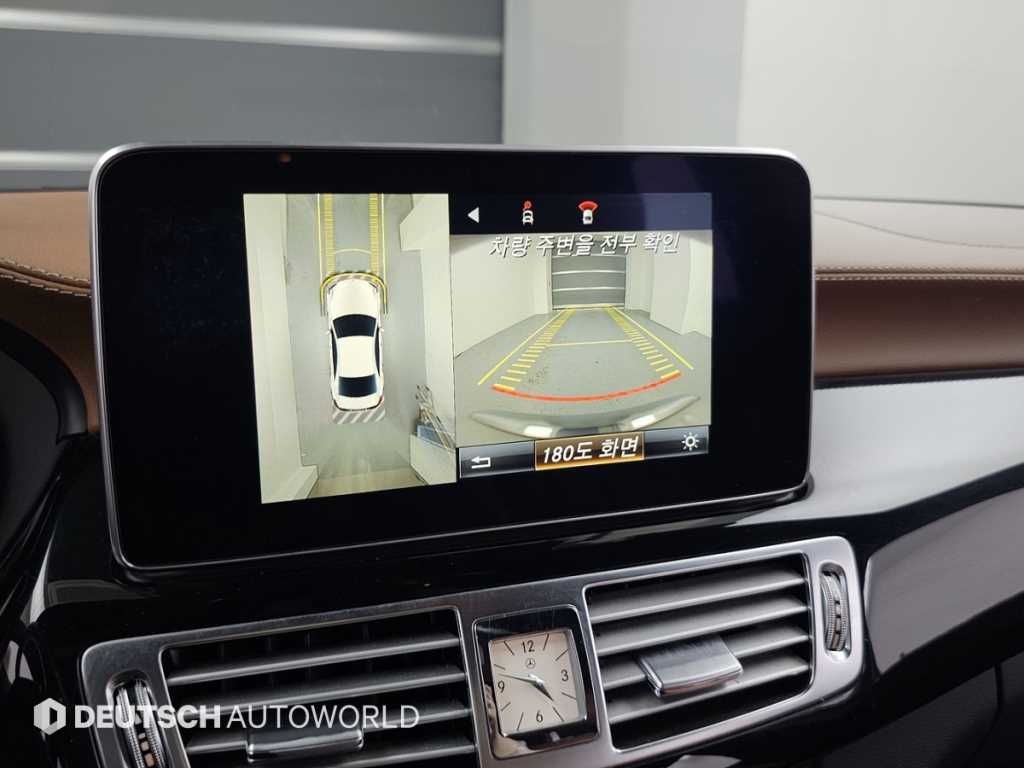 Mercedes-Benz CLS-Class — photo 14