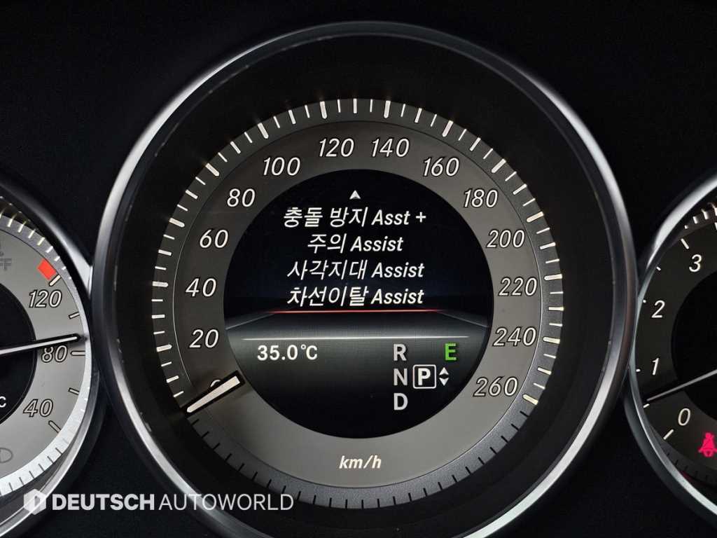 Mercedes-Benz CLS-Class — photo 16