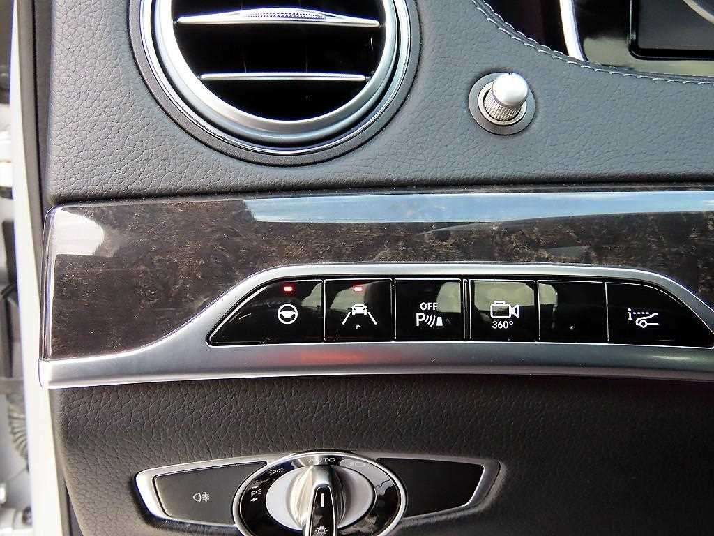 Mercedes-Benz S-Class — photo 12