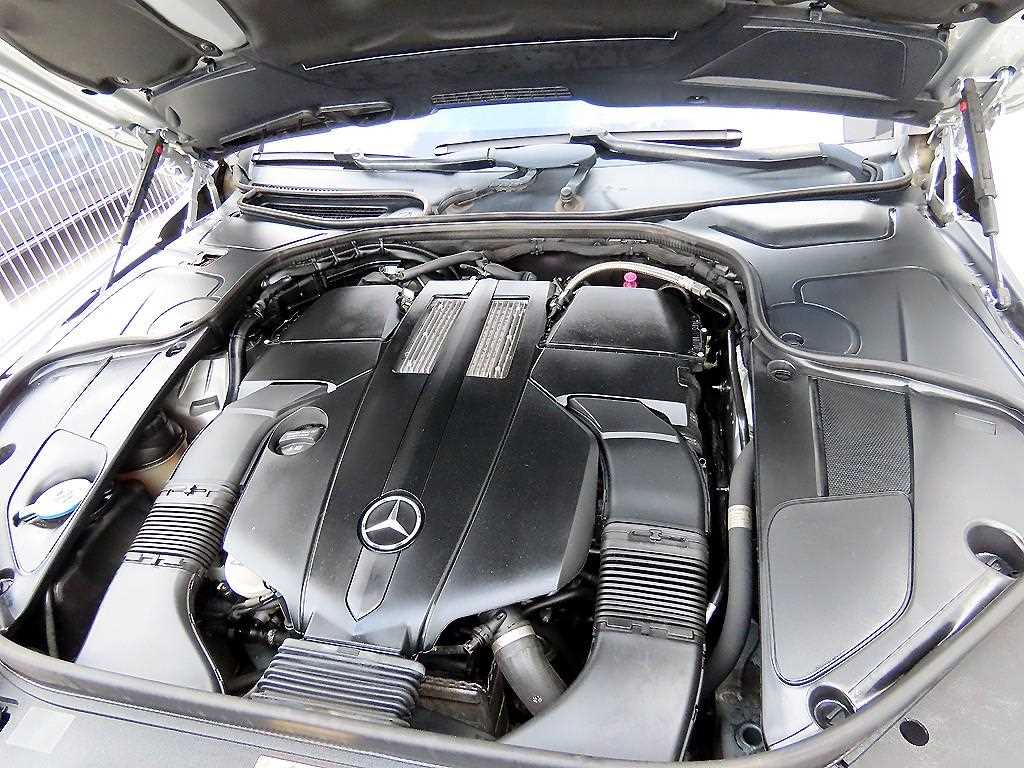 Mercedes-Benz S-Class — photo 19