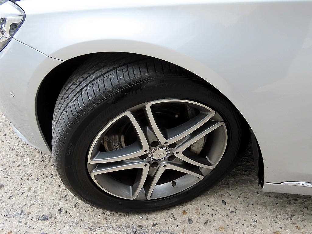 Mercedes-Benz S-Class — photo 20