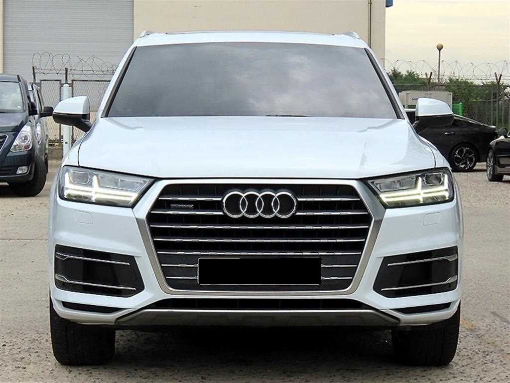Audi Q7 — photo 01