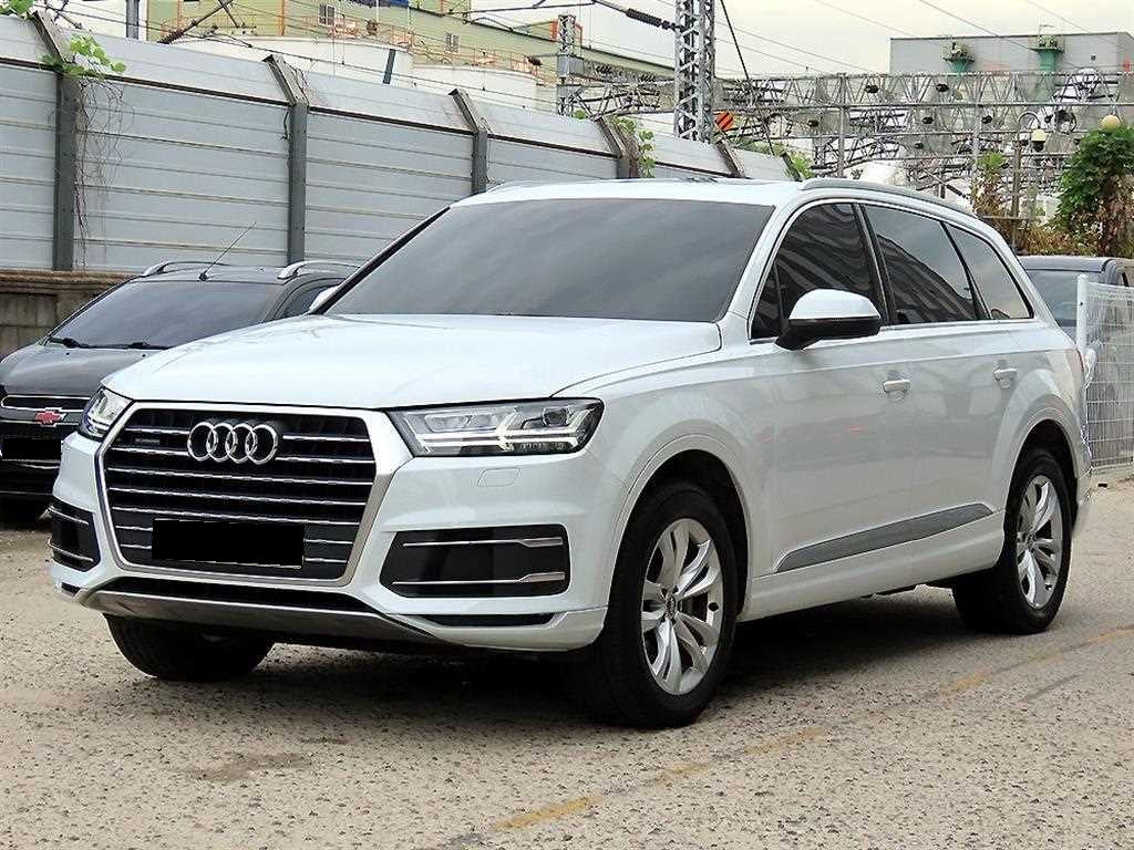 Audi Q7 — photo 02