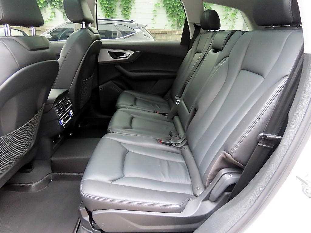 Audi Q7 — photo 06