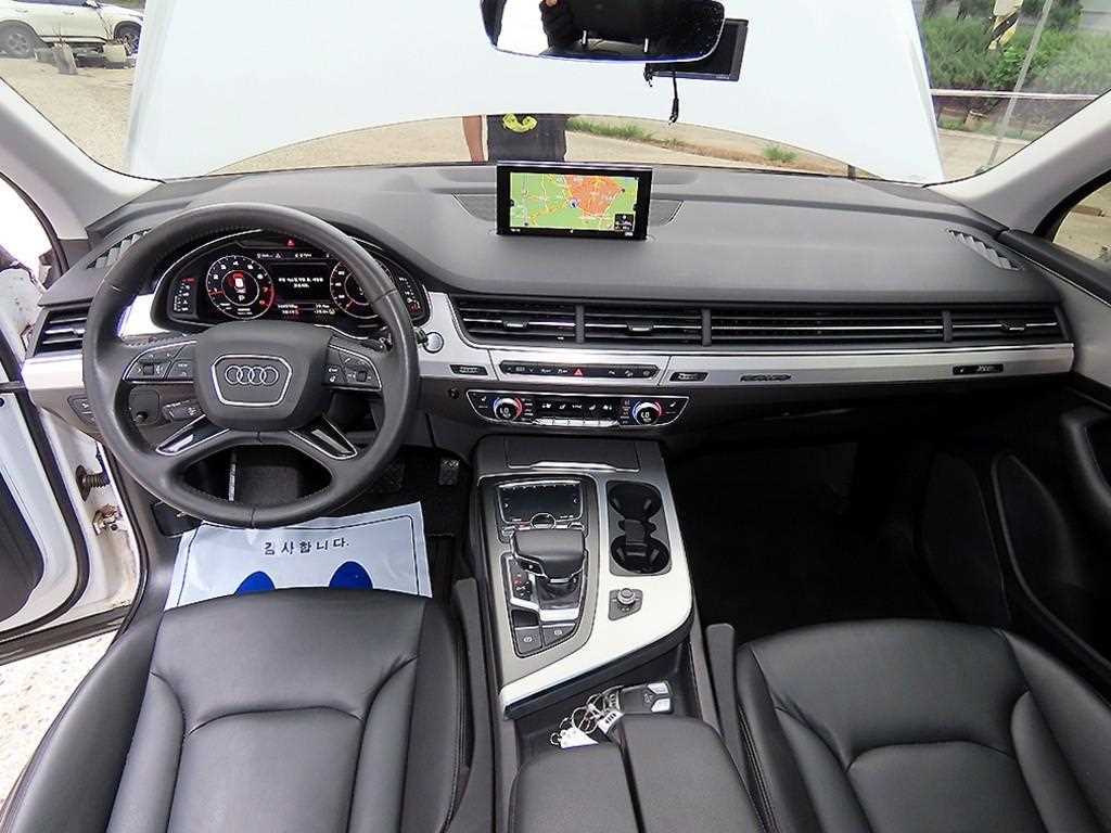Audi Q7 — photo 07