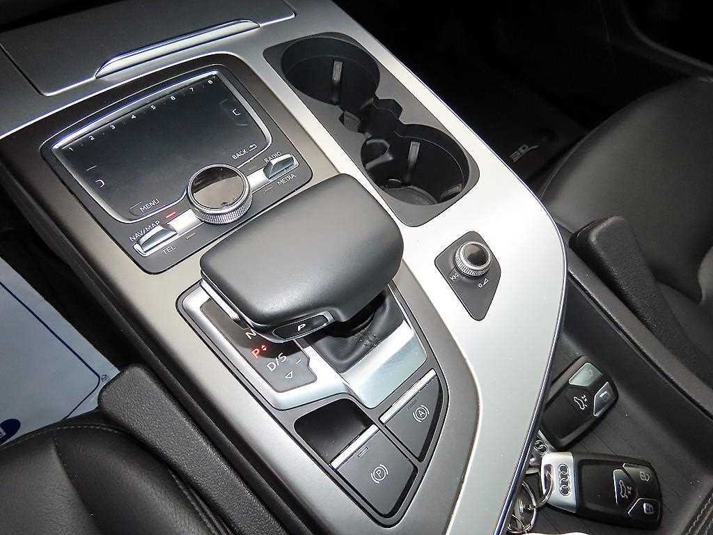 Audi Q7 — photo 10