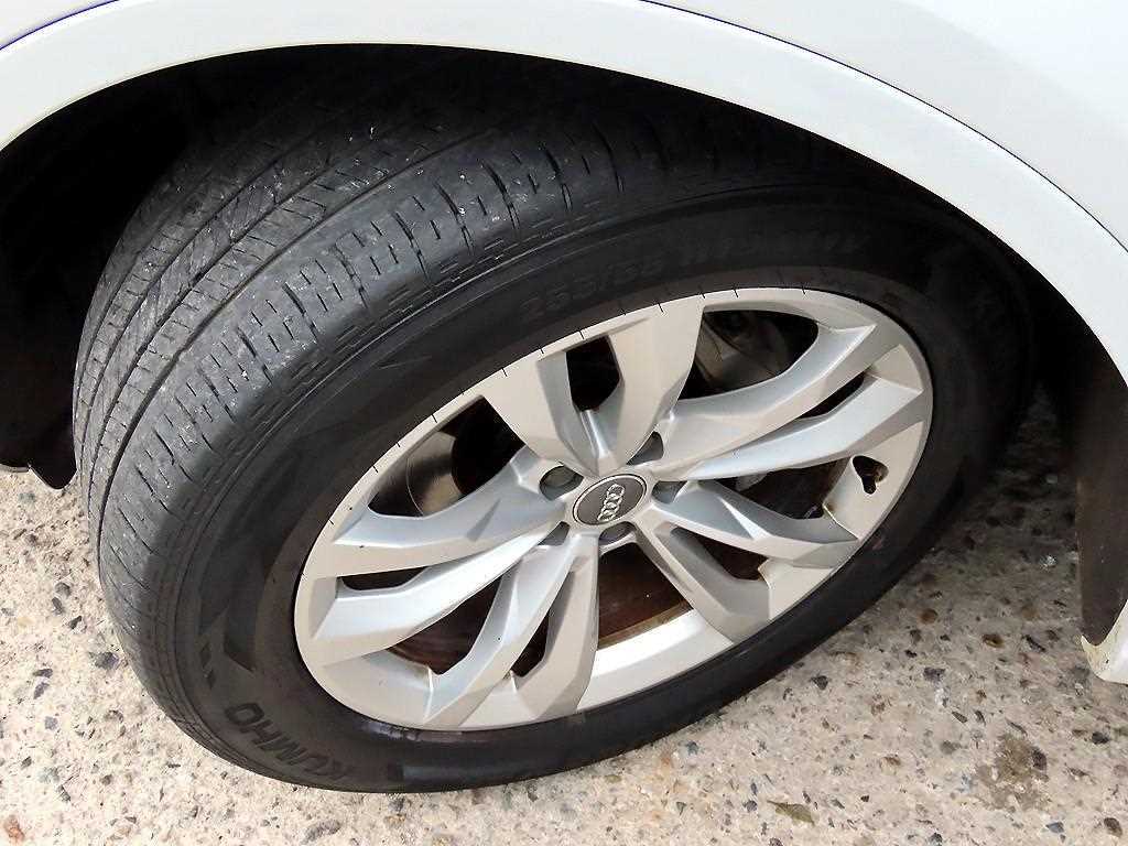 Audi Q7 — photo 20