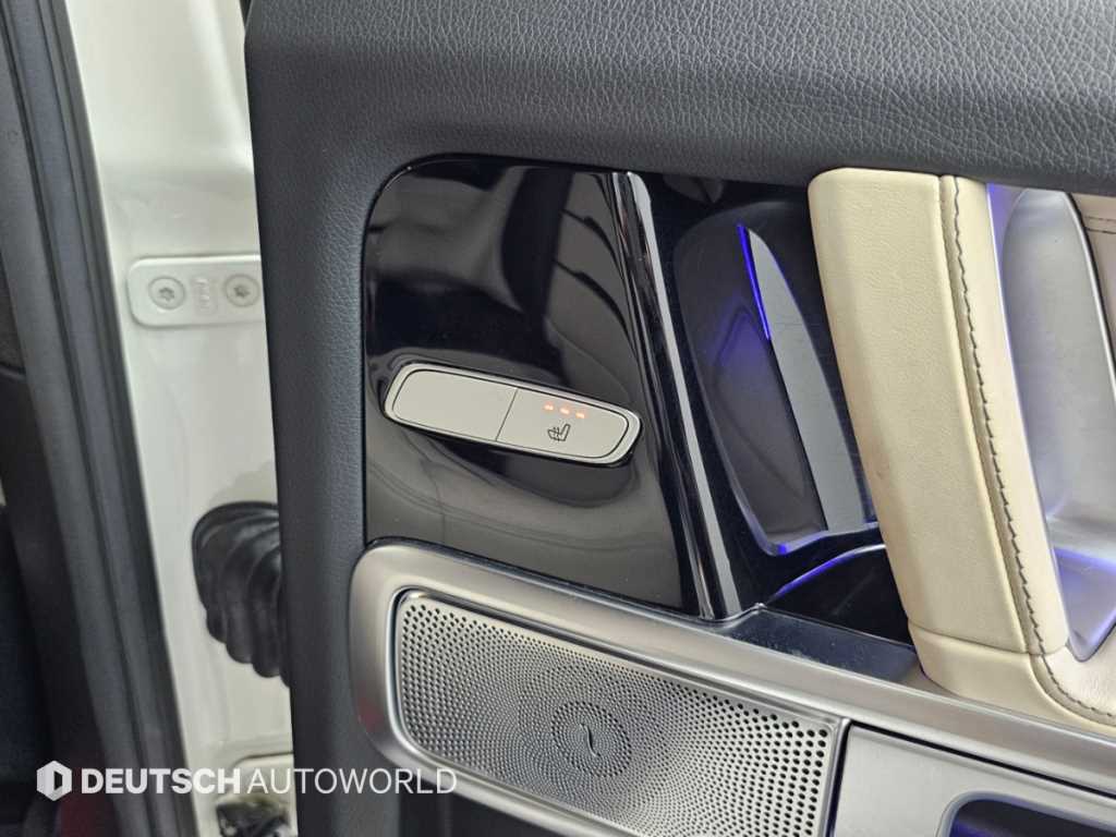 Mercedes-Benz G-Class — photo 16